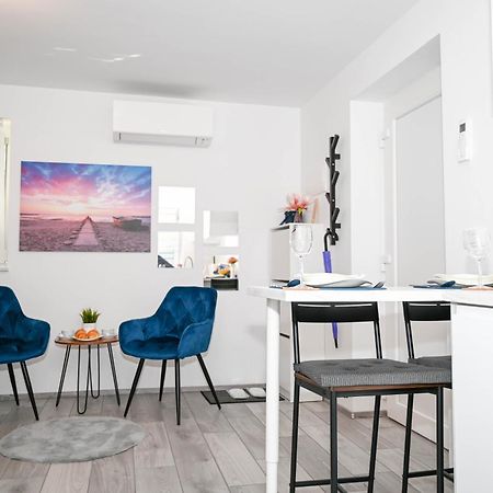 Blue Apartment With Free Parking 류블랴나 외부 사진