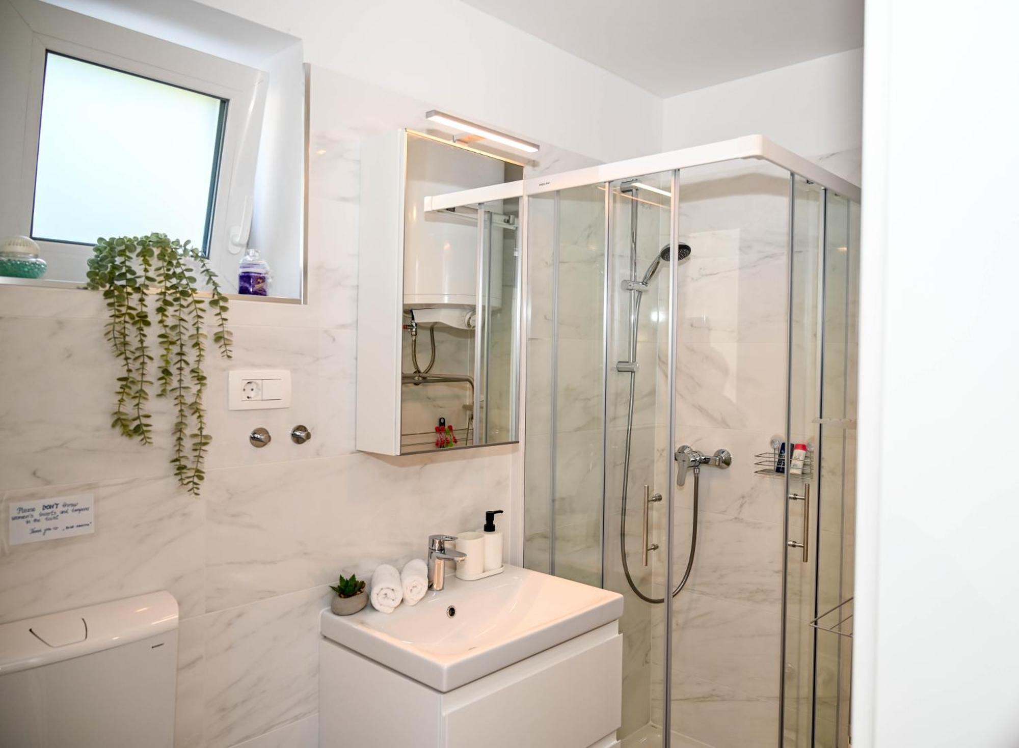 Blue Apartment With Free Parking 류블랴나 외부 사진
